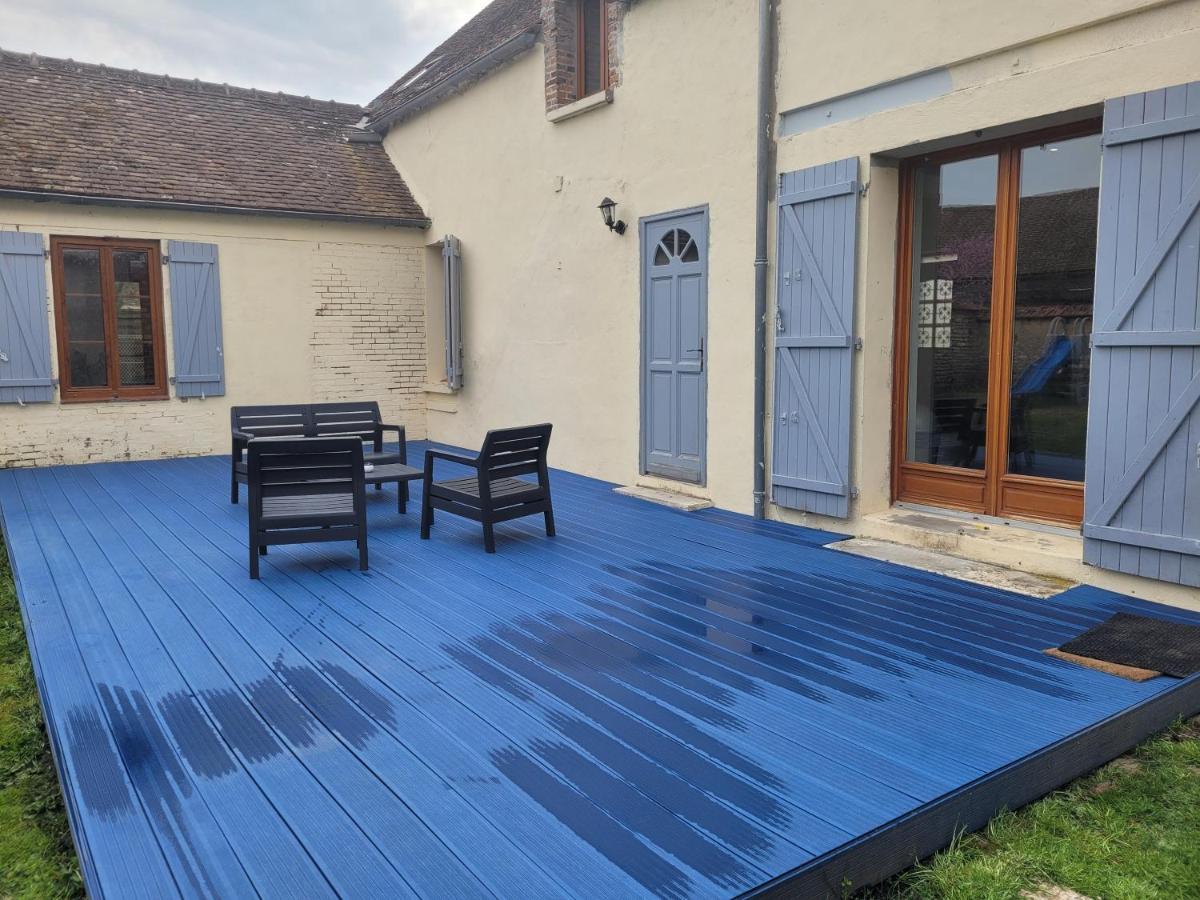 Un Nid Pour La Nuit Villa Bransles Bagian luar foto